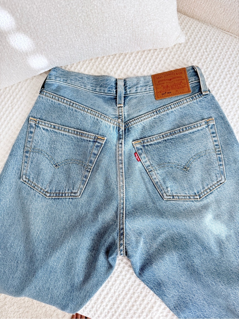Levi’s Premium 501 90’s Jeans women W25L30 Light medium wash button fly denim - Picture 12 of 12